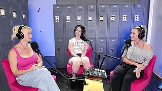 Adult Performers Swap Stories in a Relaxed Sit-Down