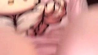 Uwu Phone-in-hand Bedtime Fantasy