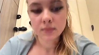 Extreme Squirting. Sitting on Cam and Fingering Anal