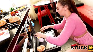 Don\u2019t use the oven or you\u2019ll get stuck! - stuck4k