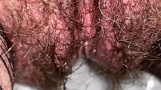 On the toilet in pantyhose the milf pisses and then gives blowjob