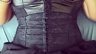 The Gothic Girl Is Hot Right Now and Wants to Play with Her Huge Tits