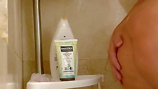 Fucked My Plumpy Wifey Under the Shower