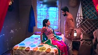 Sexy milf babe playing with dildo on webcam