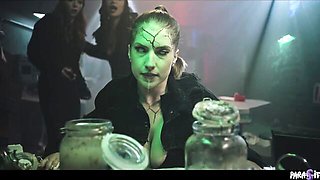 Cumshot xxx with easy-on-the-eyes Octavia Red and Oliver Davis from Parasited