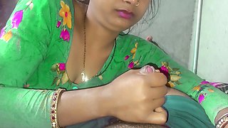 Desi Village Bhabhi Hot Cumming Cum in Mouth