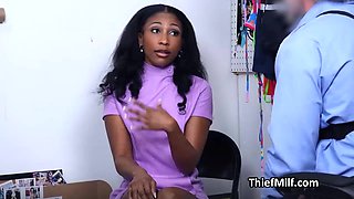 Thief ebony masseuse fingered and pounded