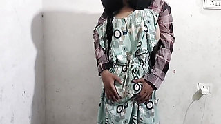 Desi hot girl ko paise dekar jabar dasti pela