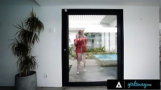 Girlsway - aged college besties Kenna James, Kenzie Taylor & Bella Rolland have insane reunion