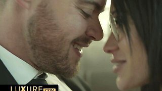 Lola Bellucci's cumshot clip by Luxure