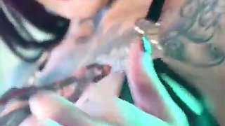 Alt honeys with pierced fuckboxes string on BUM SEX poke
