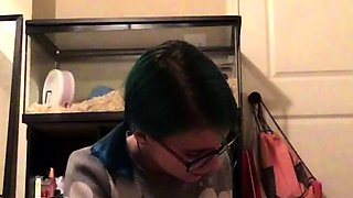 Hot amateur webcam teen masturbates for their fans