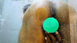 Big ass Thai MILF screams with hard fuck