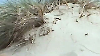 Amateur blonde lucy gets kinky in the dunes