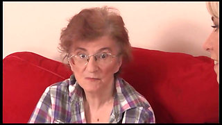 Old petite woman pussy fucking threesome sex