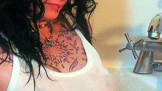 Soaked Tights, Wet Bodysuit: My Bath Footjob with a Cum-pumping Dildo