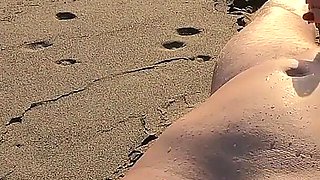 Beach Handjob: Beauty in Bikini Makes Him Get a Huge Cumshot at the Beach
