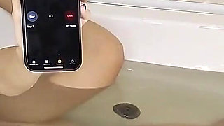 Underwater Breath Holding Challenge with My Girlfriend