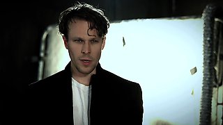 Erotic blonde babe loves playing with herself