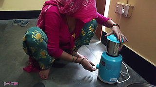 Very hotness Padausi puspa Bhabi came to home, masala pisane aayi chud hard missionary sex, Full Dirty Talking video, Hindi sex