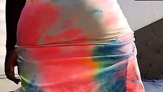 A espetacular brasileira de seios fartos em uma cena quente