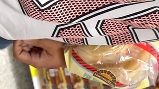 My friend lends me her pussy