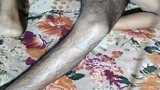 Nokrani khud he agai aaj mry room mn