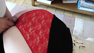 Mature amateur takes her first panty cumshot