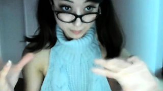 Beauty small tit amateur teen masturbating her shaved pussy