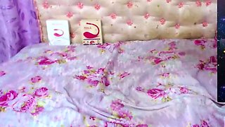 Amateur asian ladyboy solo on cam