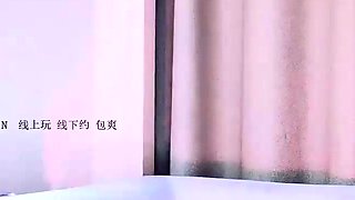 Big boob brunette masturbates on webcam