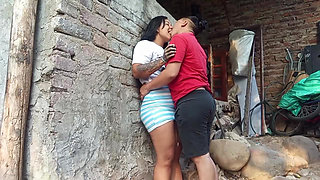 I meet my friend secretly to experience kissing and sucking between two girls