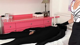 Olivia Ryder Blonde Blowjob Brunette Car Handjob