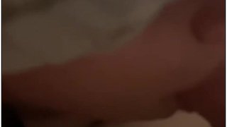 Elle Me Suce Devant Netflix, Ca En Baise