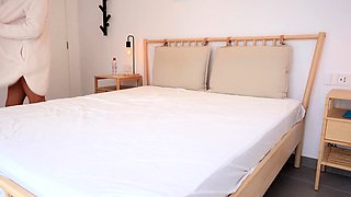 MILF satisfies her most fetish fantasies with neighbor by