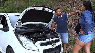 Mechanic repairs a sexy MILF's car in exchange for fucking her - Tommy Miller