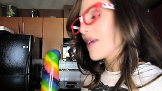 Small breasted teen babe fingers solo pussy in hot close up