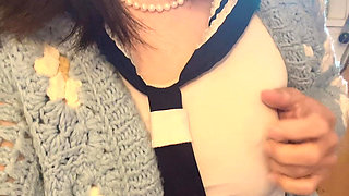 Pissing Pussy by College Girl Hana Chan She Doing House Work Then Go to Piss