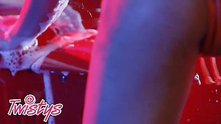 Twistys - stunning kylie rocket stretches her legs and demonstrates off her abilities with a wild labia rub