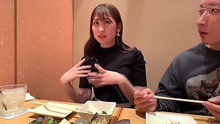 公認不倫！？ホテル到着すぐに旦那へ通話確認OKッ！異次元の舌使いフェラ！