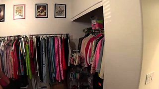 Amateur Big Boobs jerks Big Dick