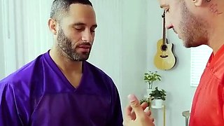 Bored teenager gets a super hot handjob from her stepdad