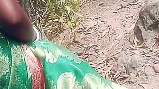 A Village Chitting Wife Fucking with a College Student in Forest