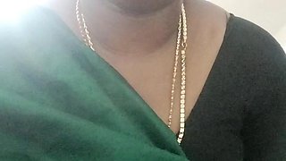 Dirty Tamil Aunty in Saree and Tight Blouse