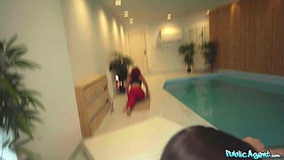 Kety Pearl’s Risky Poolside Passion in Public Glare