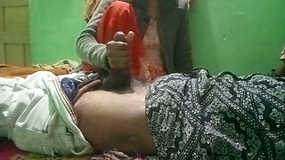 Bhabhi Pooja Sexy gets her brother-in-law off with some solo action