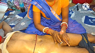 Indian desi village bhabhi ne chhath Puja ke din Apne sote hue devar ke land per dudh tapkaya bhabhi ne