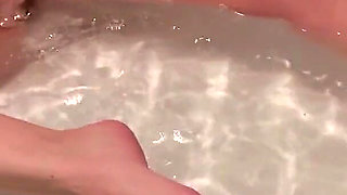 Fa Fiona Unwinds in Hotel Bath