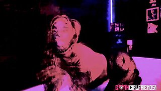 Squeeze's fetish clip