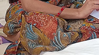 Indian Bhabhi in Saree Seduce Her Devar for Sex, Indian XXX Desi Chudai Hindi Porn